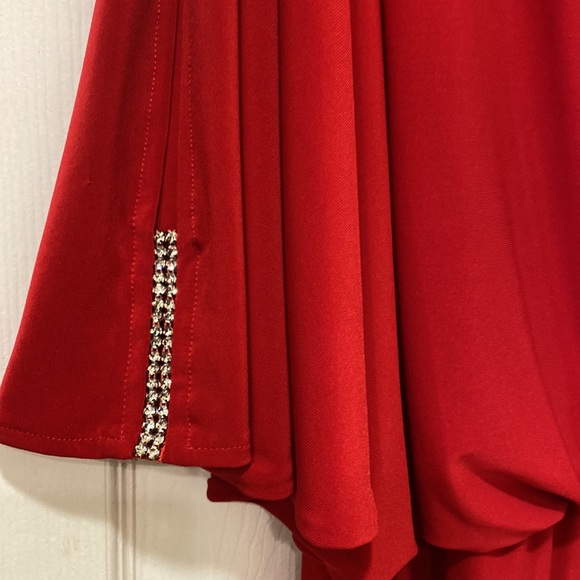 Beautiful figure flattering red dress. - Picture 5 of 6